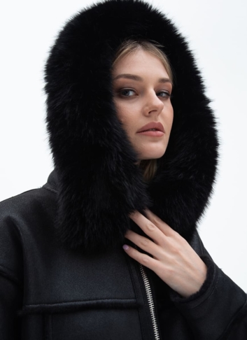 Женская дубленка из эко кожи с капюшоном