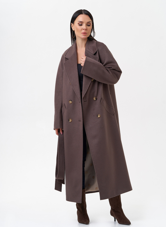 Длинное двубортное пальто с английским воротником