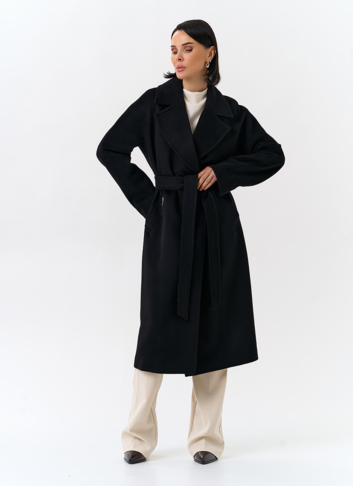 Женское пальто в черном цвете
