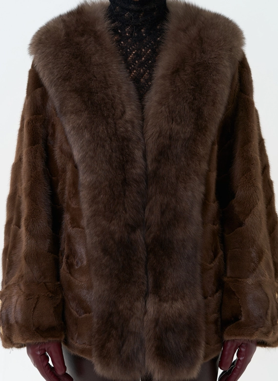 Шуба из норки с отделкой из меха песца фото