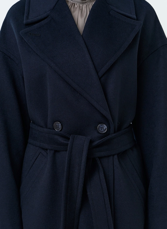 Женское пальто с английским воротником фото