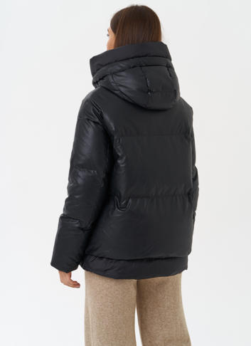 Утепленная куртка с капюшоном