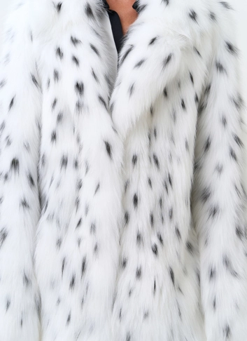Шуба из меха лисы с инкрустацией под рысь