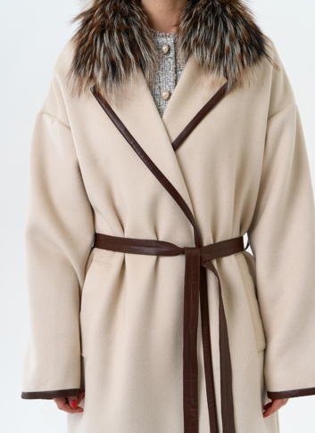 Женское длинное пальто с отделкой из меха лисы