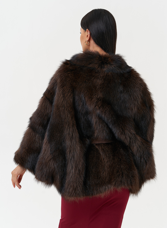 Женская шуба из меха канадского енота