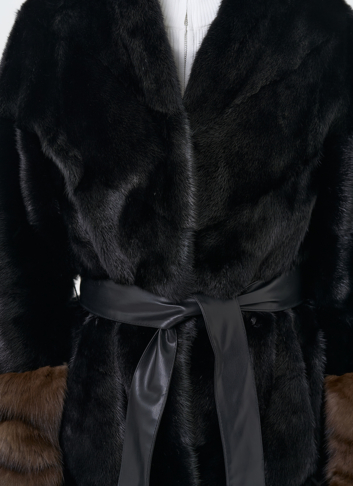 Норковая шуба с манжетами из меха куницы