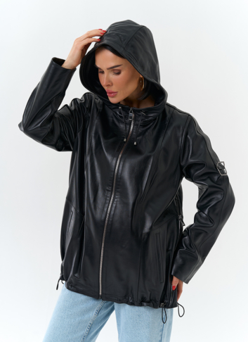Женская куртка из натуральной кожи с капюшоном