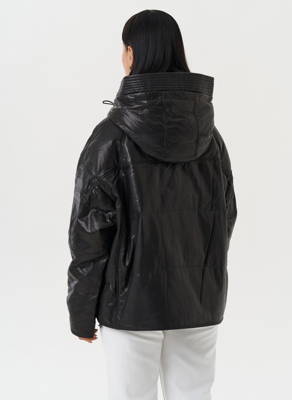 Утепленная куртка из натуральной кожи с капюшоном