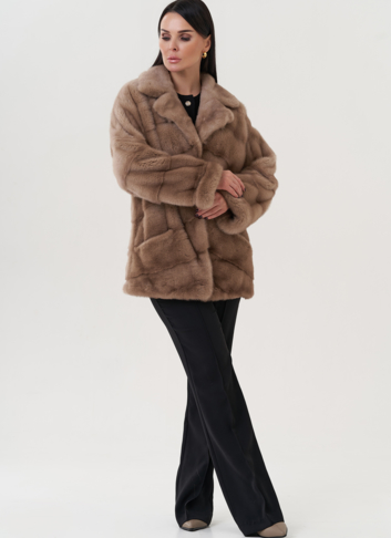 Шуба из норки с английским воротником 