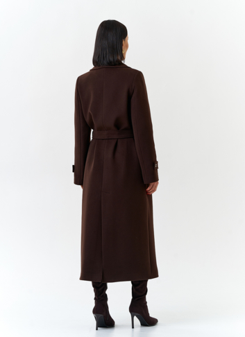 Женское пальто с английским воротником