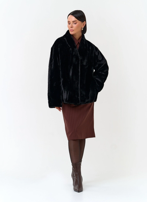 Женская куртка из эко меха фото