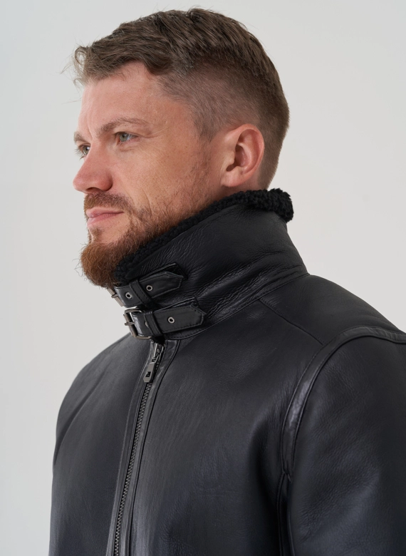 Мужская дубленка черного цвета 