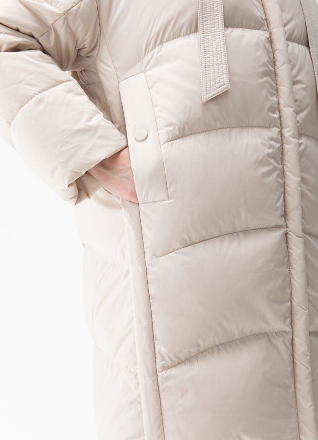 Женский пуховик с капюшоном  модель № 28016 универмаг малина