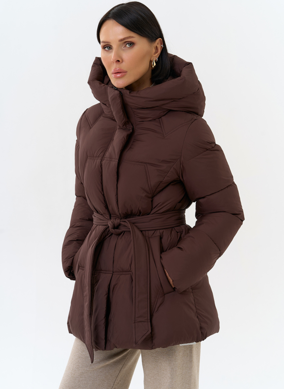 Женский пуховик с поясом