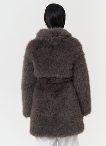 Шуба из эко меха под песца