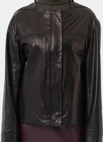 Женская кожаная куртка без воротника